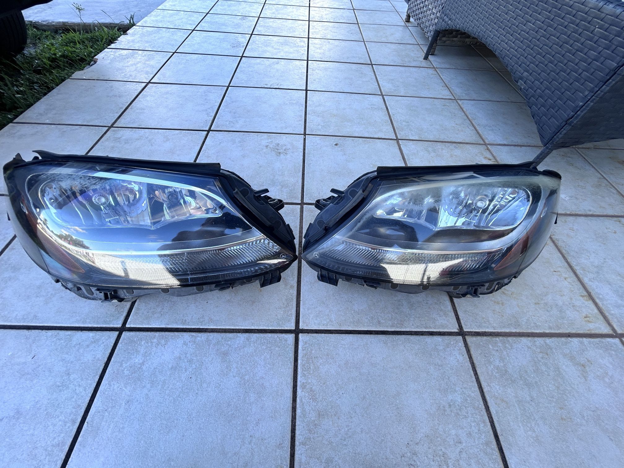 Mercedes benz head light