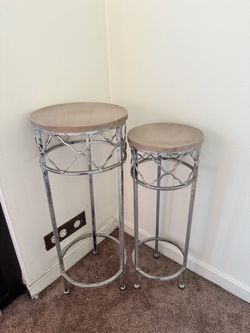 End Table/Plant Table