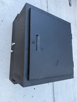 Middle Atlantic server box