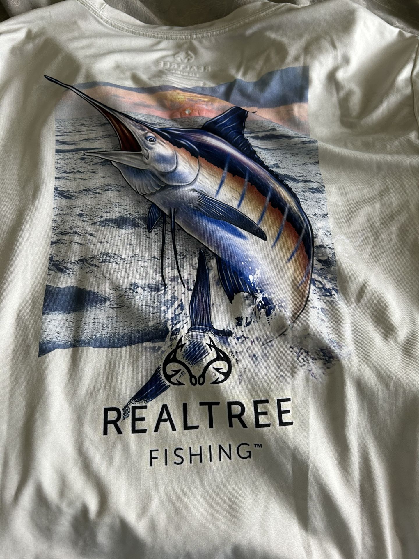 Real tree Fishing Shirt. Mens Size Medium