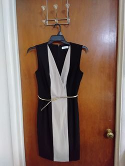 Calvin Klein Black and White Sleeveless Sheath Dress. Size 8