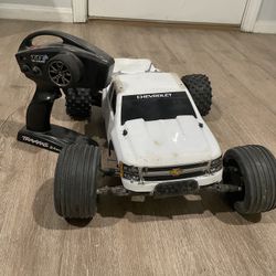 Traxxas rustler vxl 2wd 