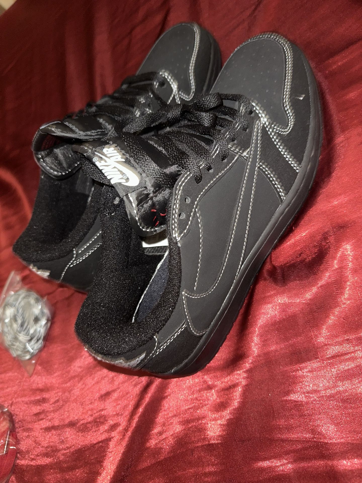 Travis Scott Black Phantoms