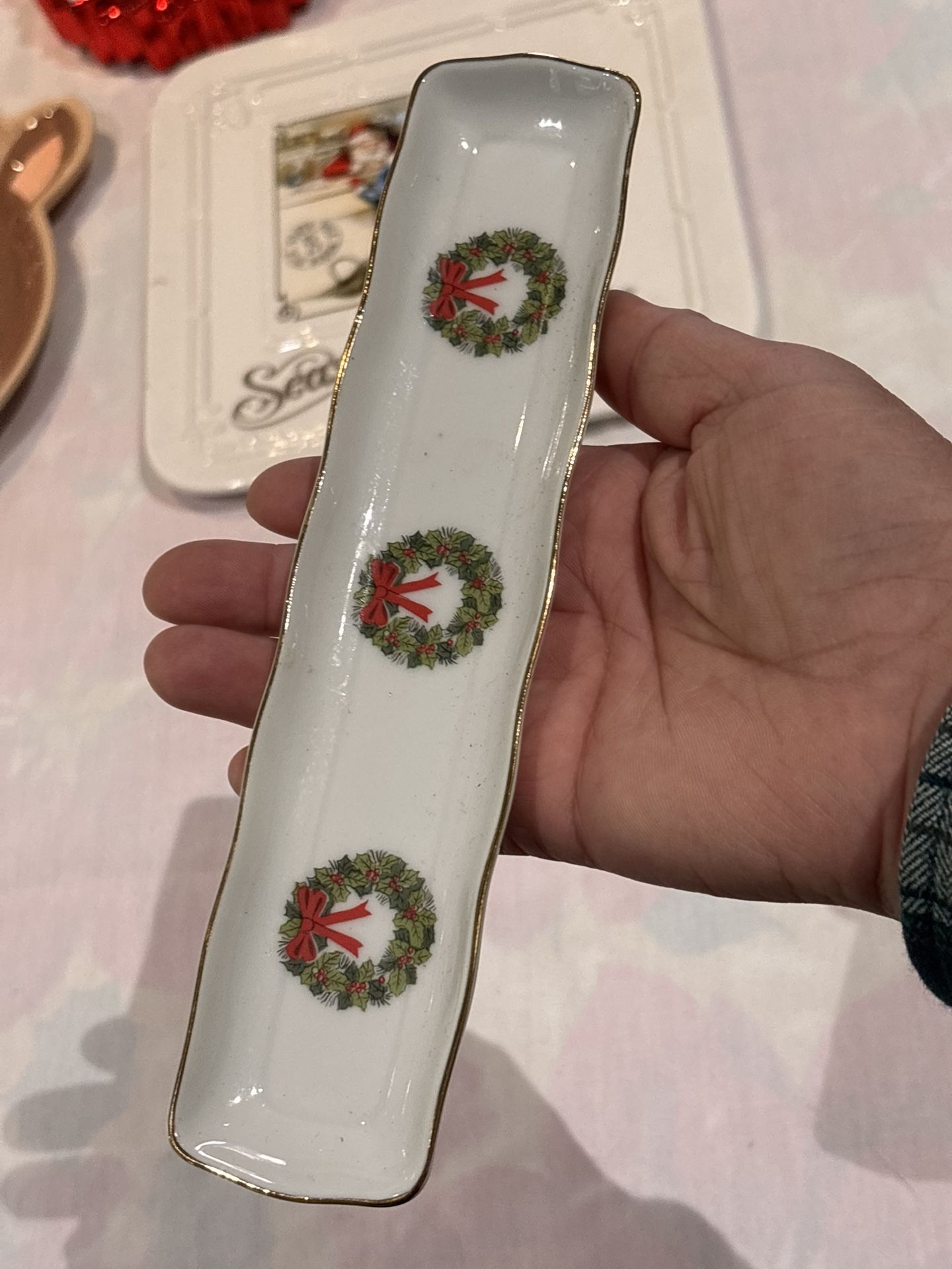 Christmas decor Ron Gordon porcelain wreaths slim pen or candy dish or spoon rest made in Japan