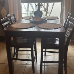 Extendable Dinning table with 6 chairs