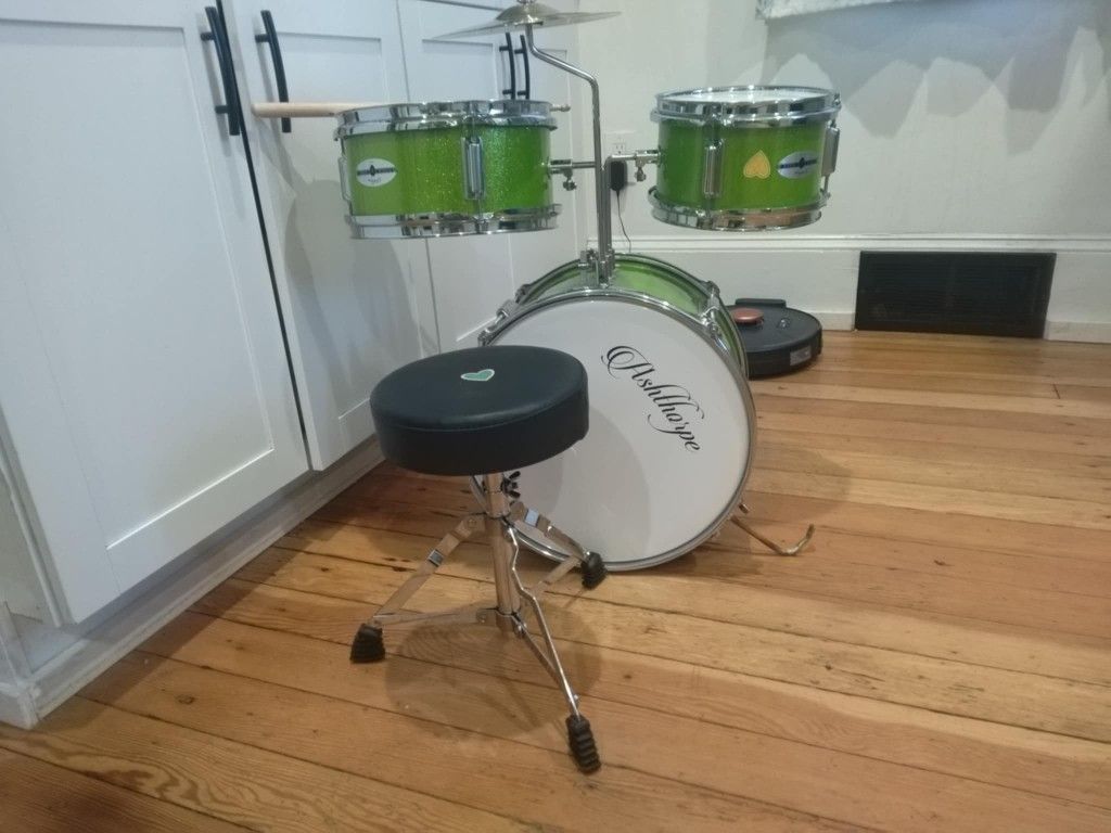 Ashthorpe 3 Piece Drum Set