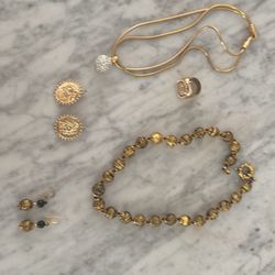 Costume jewelry 