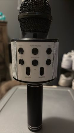 iJOY Wireless Karaoke Microphone