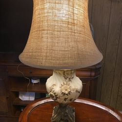 Antique Lamp Flores. 