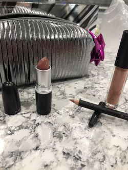 M-A-C lipstick & pouch: brand new: nude tones