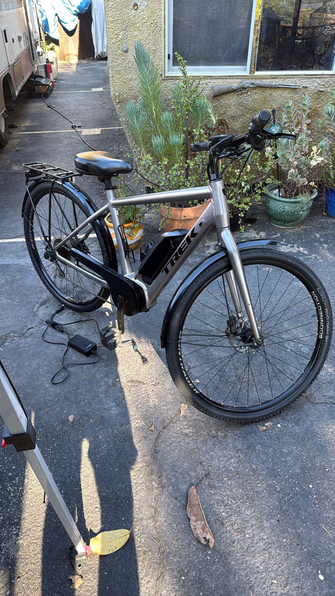 TREK VERVE PLUS 2 Electric Mountain Bike