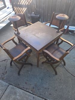 Vintage card/game table with built in lights