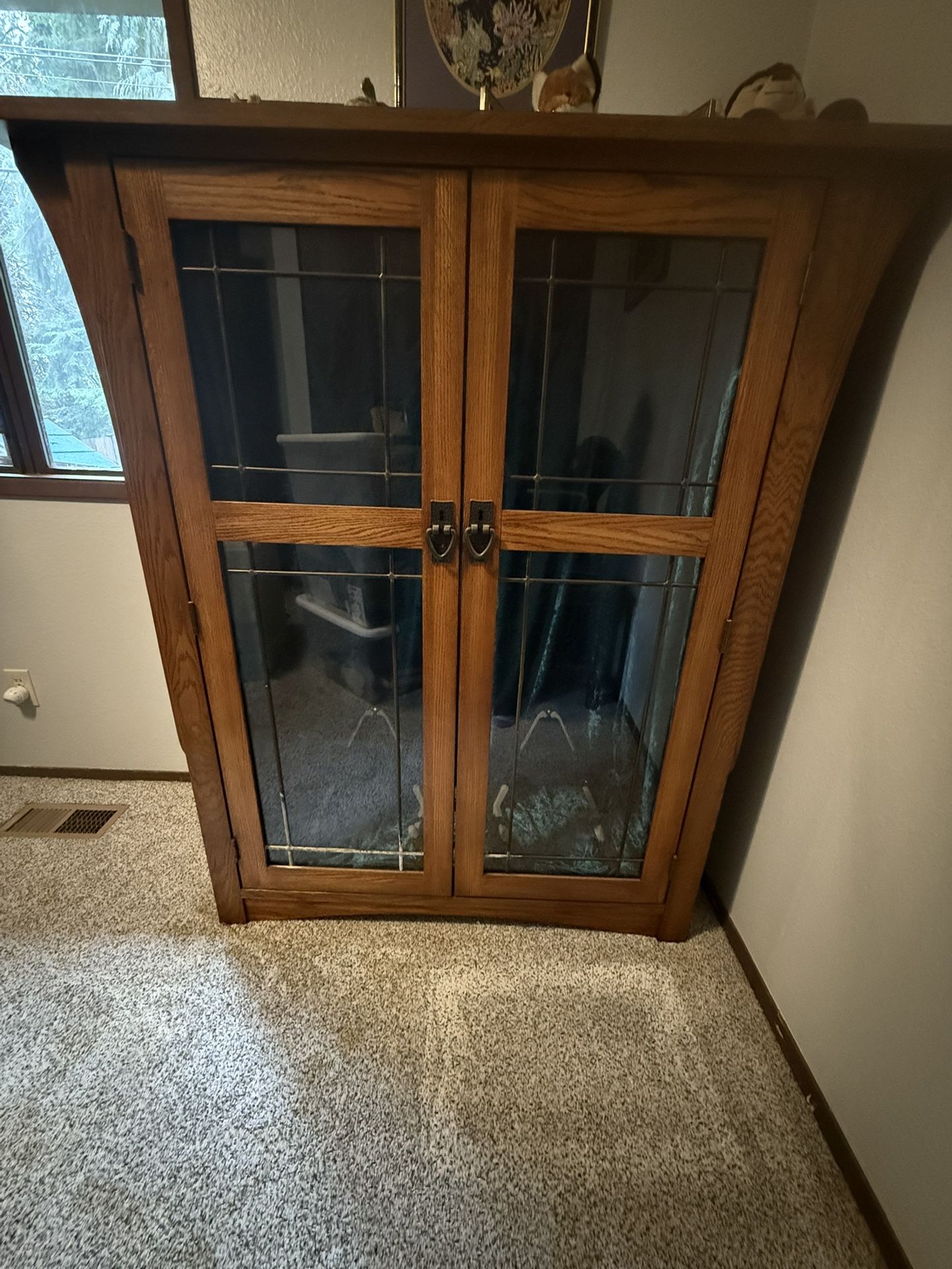 Free Large Display Caninet