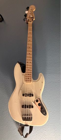 Squier Jazz Bass Electric Bass Guitar
