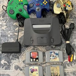 Nintendo 64, 3 Controllers & 4 Games