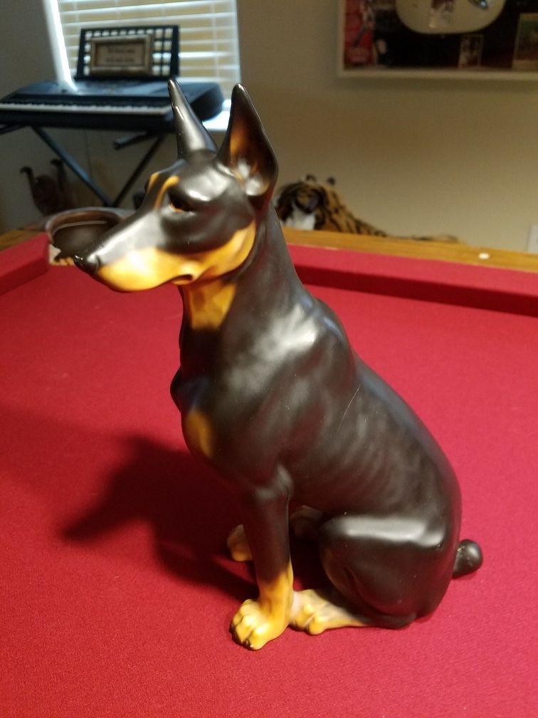 VINTAGE DOBERMAN PINSCHER FIGURINE JAPAN