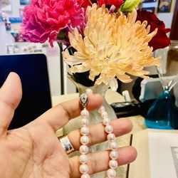 Pearl Necklace and Bracelet 