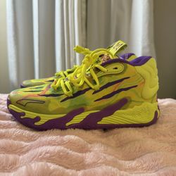 Puma LaMelo Ball GS MB.03 “Spark” GS New size 6.5y/8w