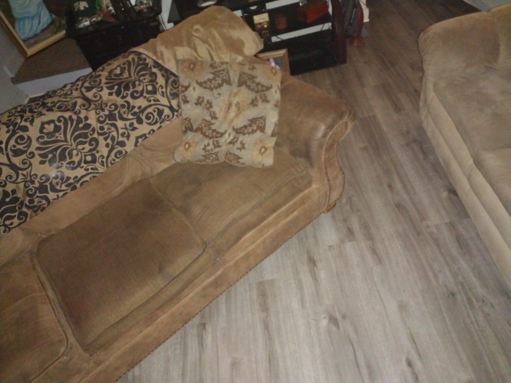 Couch , Well Tooken Care Of. No Smoke/ Pets.