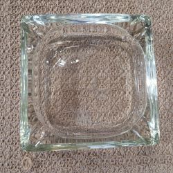 LARGE HEAVY ETCHED VINTAGE ASHTRAY 