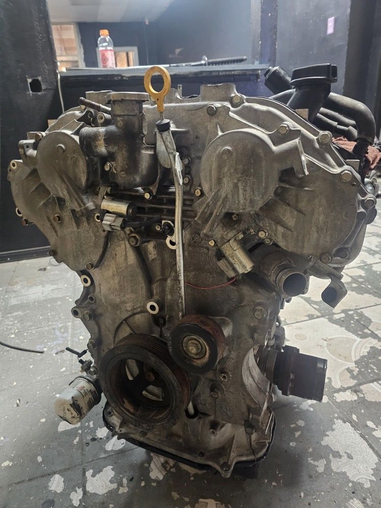 Nissan V6 Engine