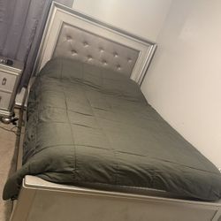 Queen Set (Sofia Vergara) 