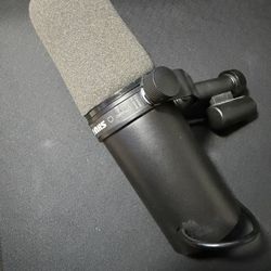 Shure SM7B + Cloud lifter
