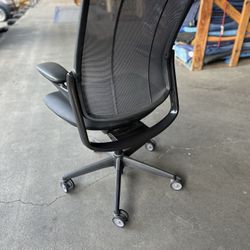 Humanscale Freedom Chair, Like New