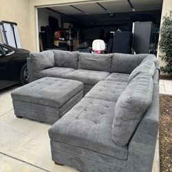 Thomasville Tisdale Modular Sectional 6-piece Dark Gray with Storage Ottoman