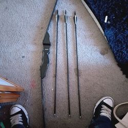 D&Q  Archery Bow And 3 Arrows