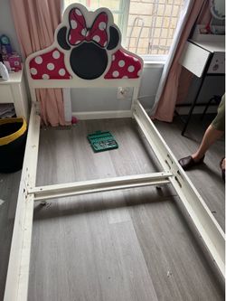 Twin bed