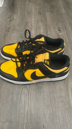 Black and yellow dunks size 12