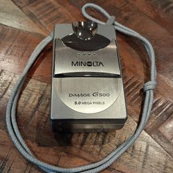 Minolta Dimage G500 Digital Camera 