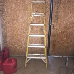 Husky 6 foot yellow ladder