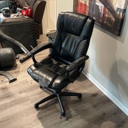 Black Leather Office Chair Very Comfortable 