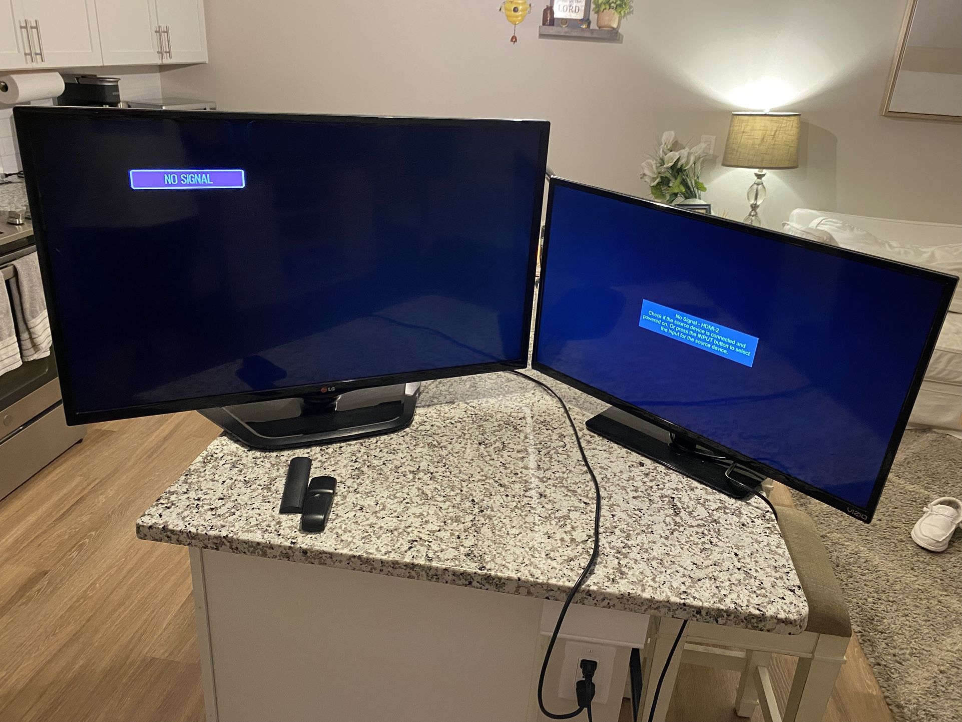Two TVs 40 Inch And 32 Inch 