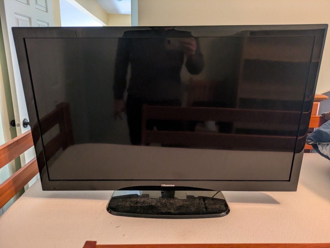 39" Flat screen TV With Remote 
