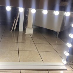 Vanity Mirror (All White Furniture)