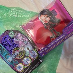 New Monster High Skulltimate Secrets Twyla Doll And Bratz Lip Couch Funky Fashion Bundle NIB New Christmas Toys Gifts Dolls 