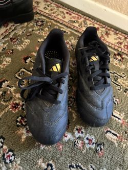 Size youth 2 1/2 soccer cleats