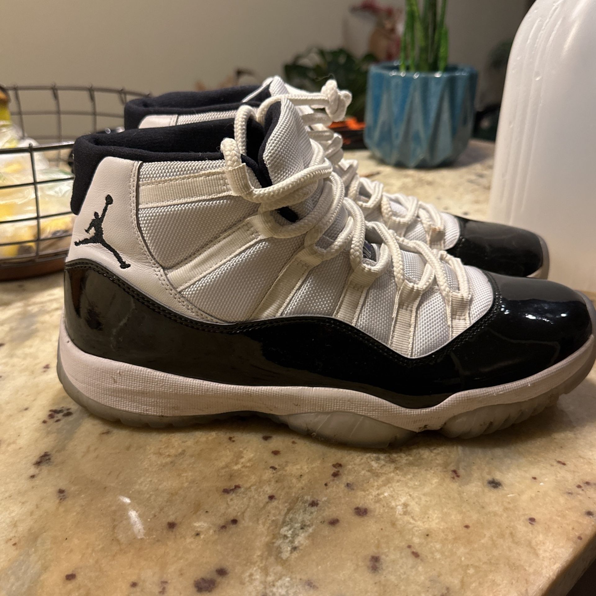 Jordan - Concord 11 - Size 9