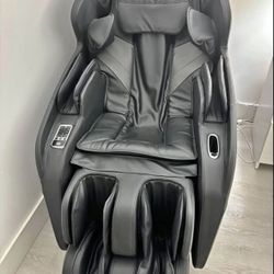 Best Massage full body massage chair in great condition.
