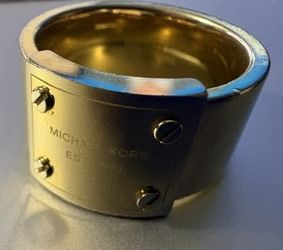MICHAEL KORS GOLD TONE LOGO,BRASS WIDE RING