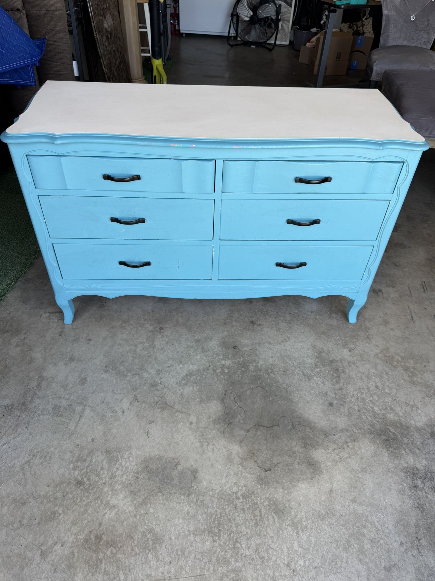 Solid vintage dresser very heavy $60