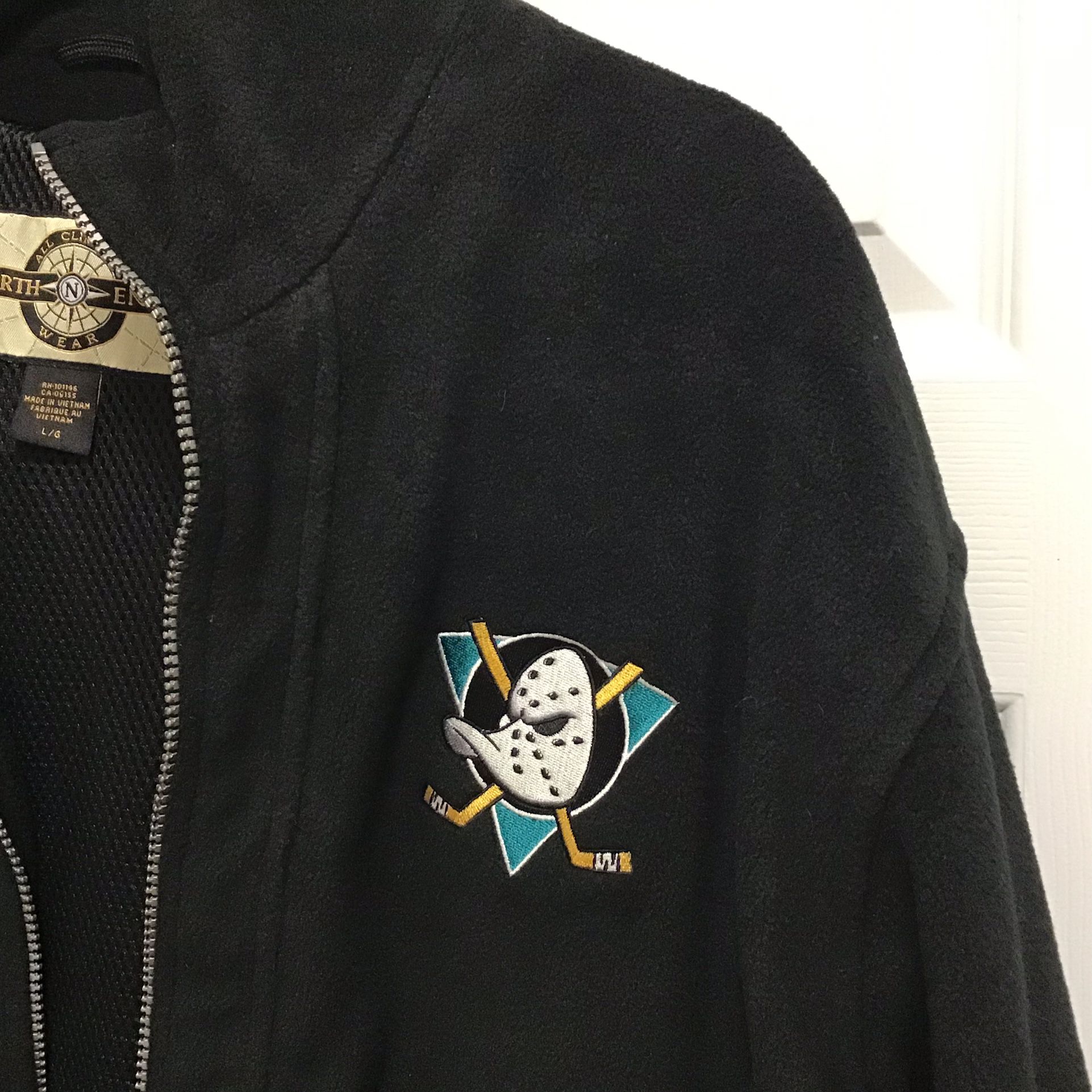 New ANAHEIM DUCKS Hockey NHL Fleece Jacket VINTAGE / Retro ($80+ retail) Merch SOUVENIR North End RARE Size L
