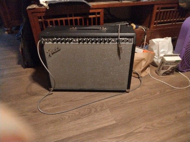 Fender Champion 100 Amplifier 
