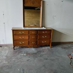 Vintage Ethan ALLE  serpentine Front Maple 9 DraweDouble Dresser With Matching Bevelled  Mirror