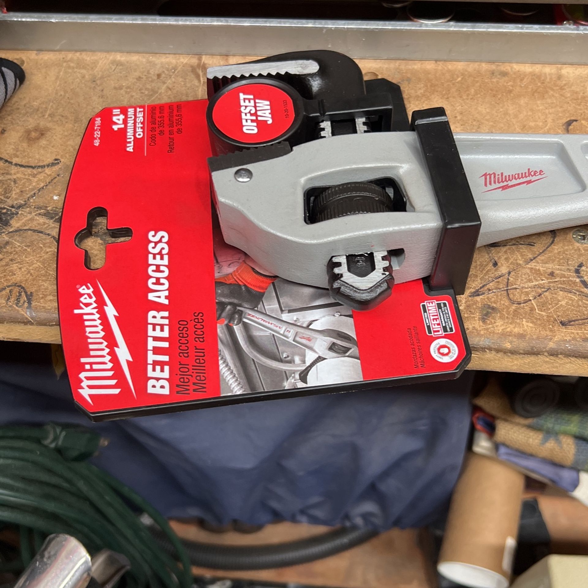 Milwaukee 14 In Offset Pipe Wrench Brand New 