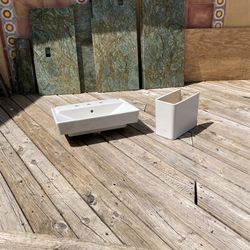 Bathroom Sink- Pale White - Ceramic - Perfect Condition