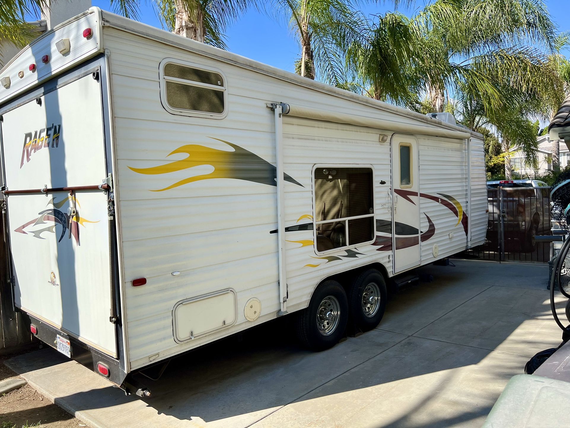 2004 Rage’n Toy Hauler for Sale in Riverside, CA OfferUp